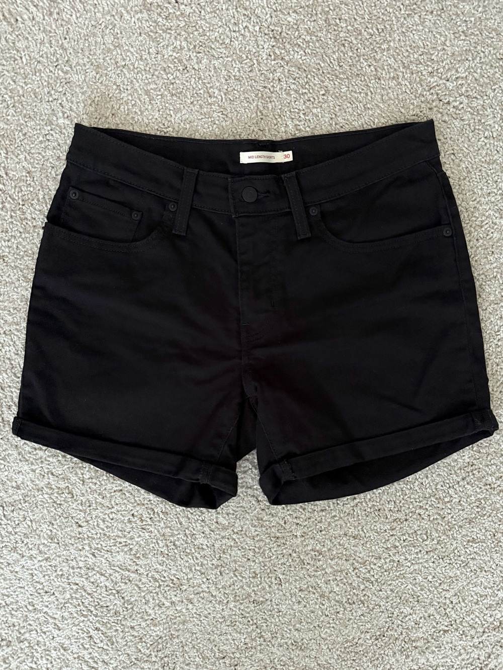 Levi’s Women’s Black Mid-Rise Denim Shorts, size 30